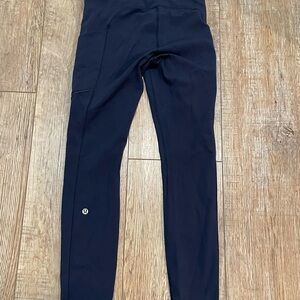 Women’s LuLulemon Navy Blue Leggings. Item # 11242